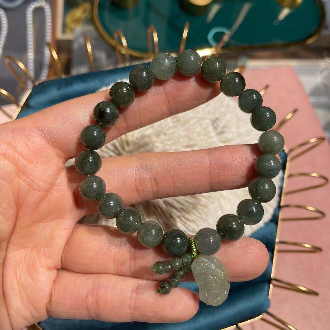 Green Jade Pixiu Bracelet - Attracts Wealth and Calming Energies